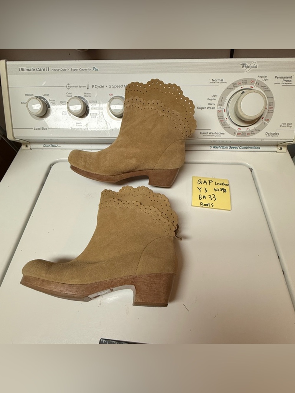 GAP Tan Scalloped Suede Ankle Boots youth 3 EU33